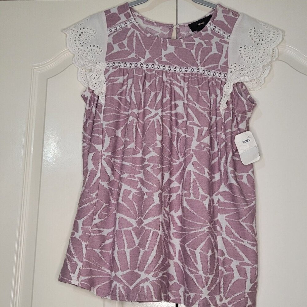 RAIN  Lace Flutter Sleeve Top‎ Women's  Large NWT